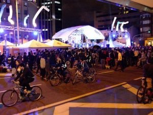 Read more about the article Christmas activities in Bogotá: strolling the ciclovía nocturna