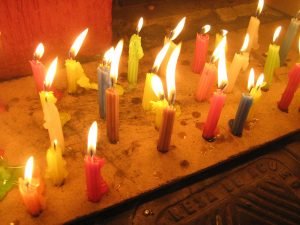 Read more about the article Day of the Little Candles: a  Colombian Christmas tradition