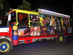 Read more about the article Ride a chiva in Bogotá at Christmas or New Year’s