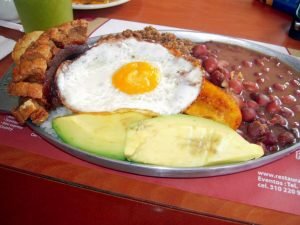 Read more about the article Colombian gastronomy on a plate: bandeja paisa in Bogotá