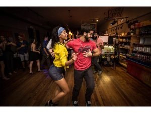 Read more about the article Colombian salsa: the art of happiness, expression, and fun!