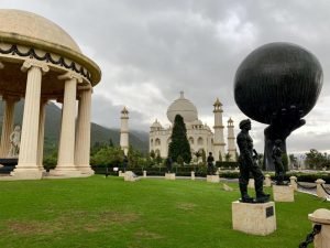 Read more about the article Jaime Duque Park: a day trip to the Taj Mahal of Colombia