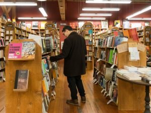 Read more about the article Enjoy a coffee and a good book in these Bookstores in Bogotá