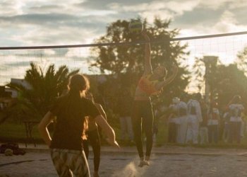 The annual beach volleyball tournament at the Festival de Verano