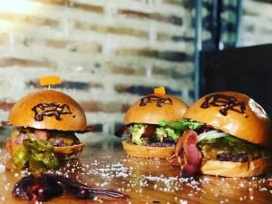 Read more about the article The top 5 burger joints you should try while visiting Bogotá