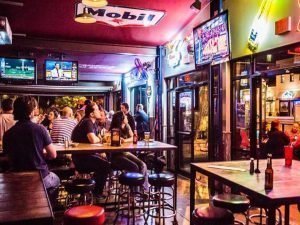 Read more about the article Sports bars in Bogotá to watch football and other sports!